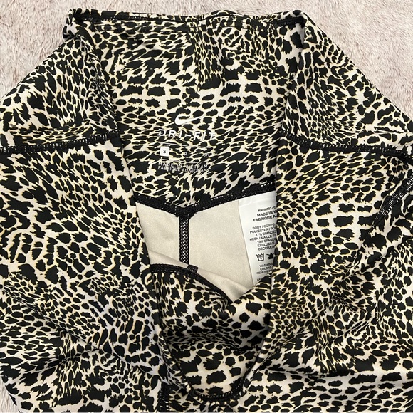 Nike Woman’s Dri Fit Leggings - Picture 5 of 5